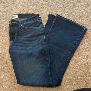 Levi jeans size 28x32